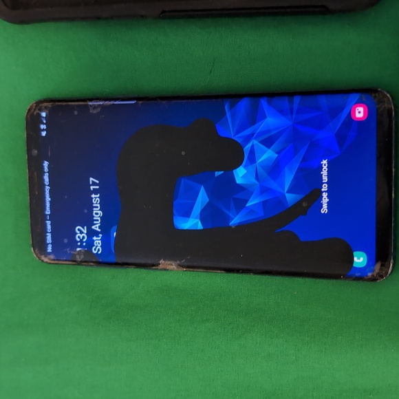 Samsung S9+ Cell Phone with Otter Box Case and Screen Protector Cracked Screen - Picture 2 of 7